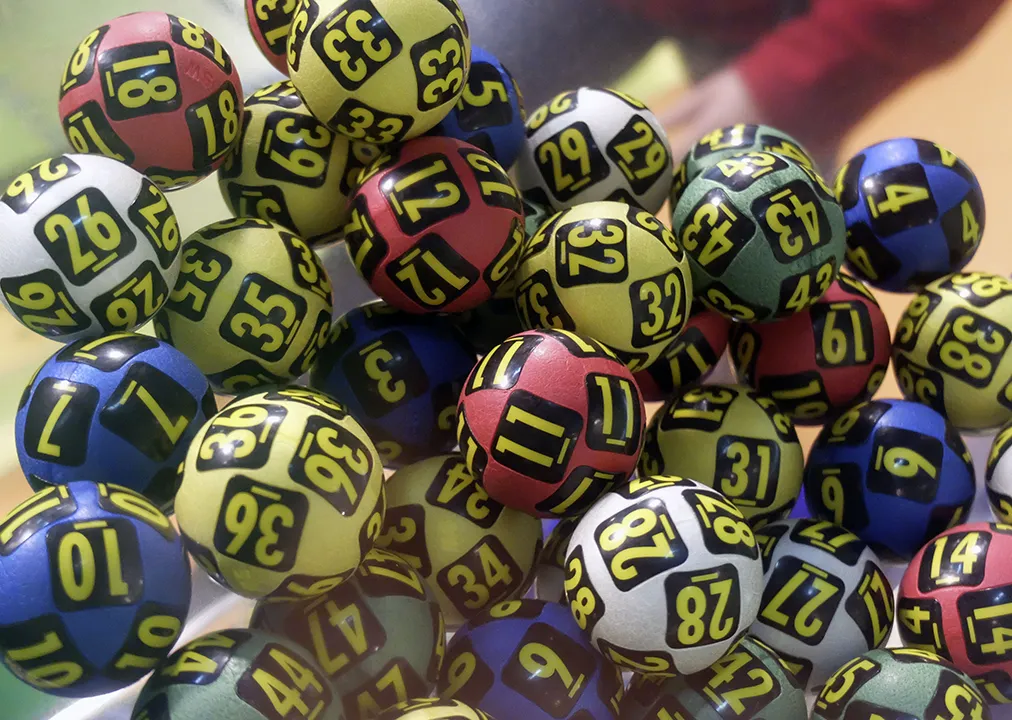 EuroJackpot vs. EuroMilhões EuroJackpot vs. EuroMilhões